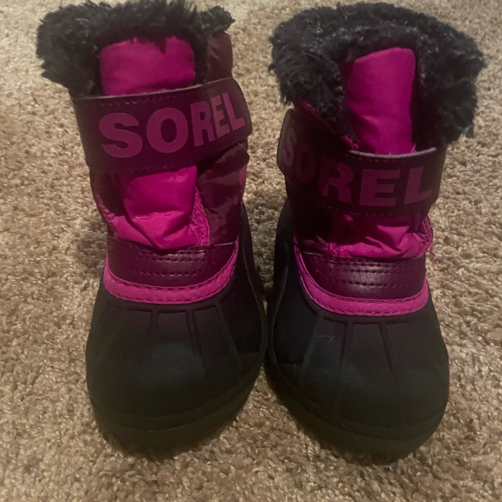 COPY - Sorel infant snow boots.